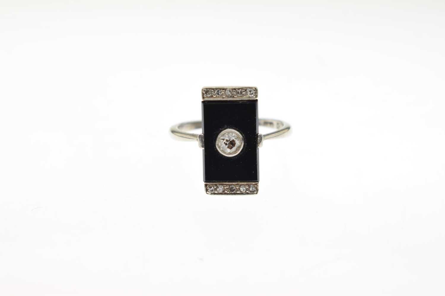 Art Deco onyx and diamond 9ct ring - Image 2 of 6