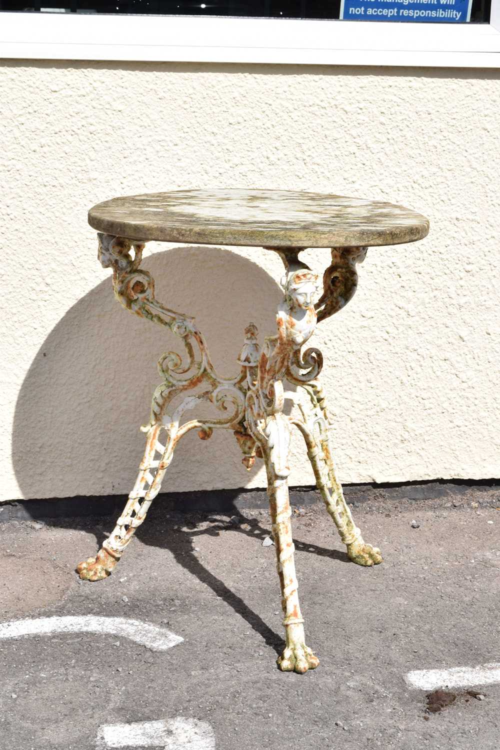 Victorian white painted cast iron pub table - Image 2 of 6