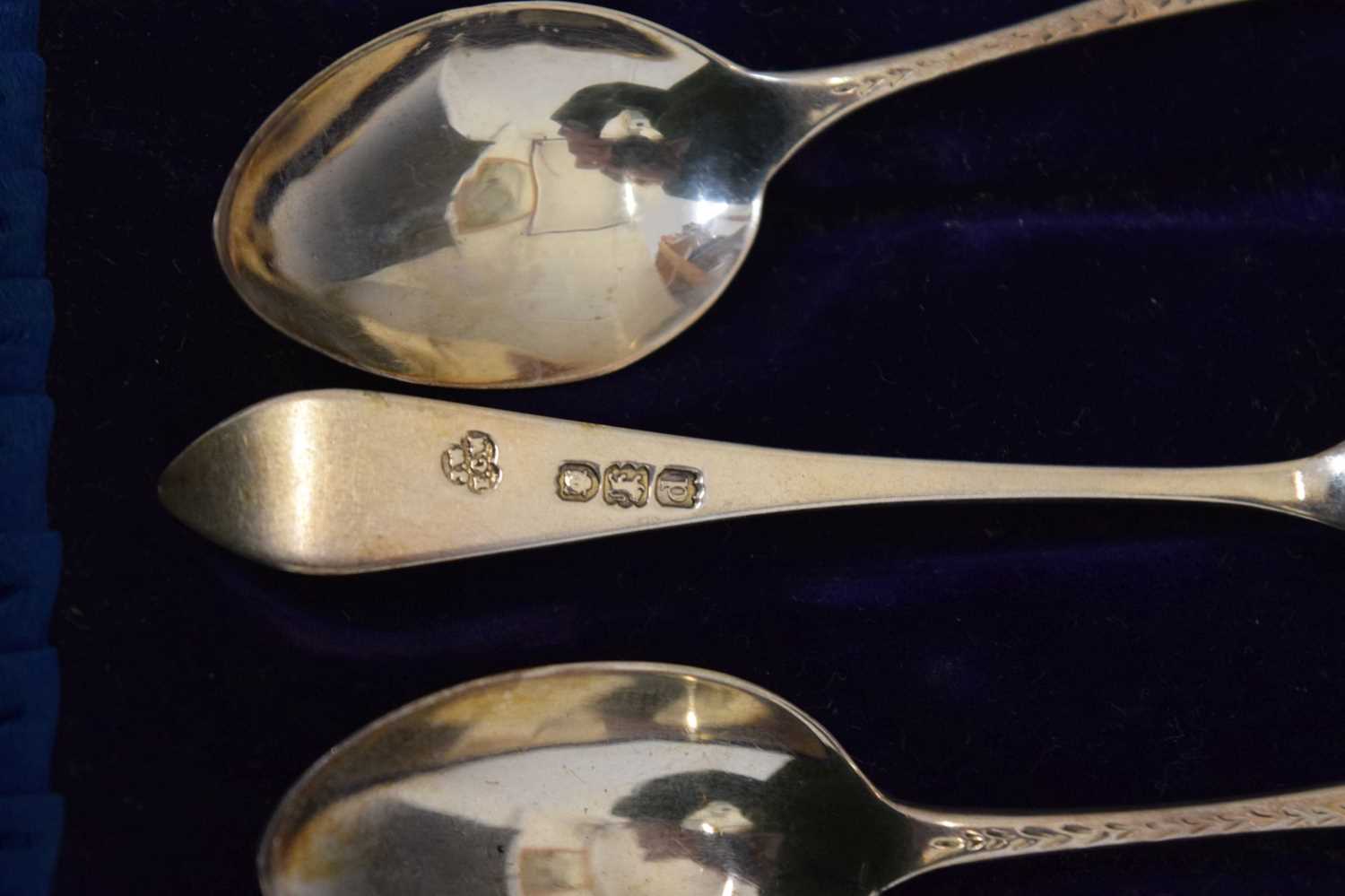 Late Victorian cased set of twelve teaspoons and a pair of sugar tongs - Image 7 of 9