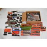 Mixed quantity of 00 gauge railway trainset locomotives, wagons and carriages