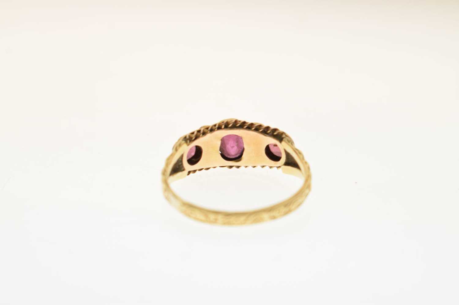 Victorian garnet and pearl boat head 18ct gold ring - Image 3 of 6