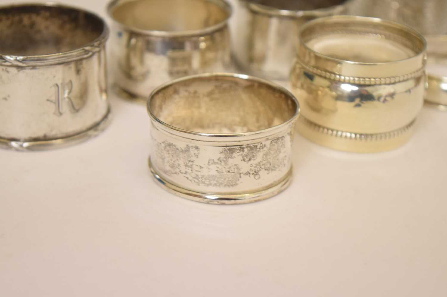 Ten late 19th/early 20th century silver napkin rings - Bild 2 aus 9