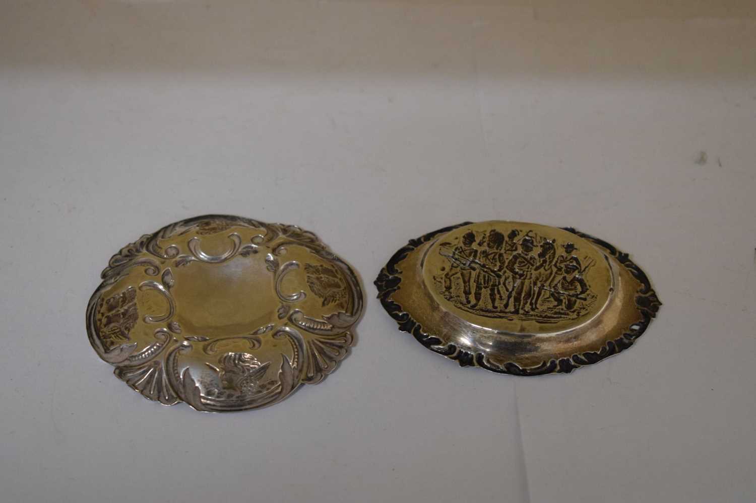 Collection of silver items to include matchbox sleeves, pot lids, dishes, etc - Image 4 of 18