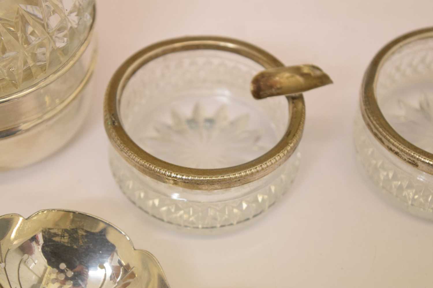 Pair of Elizabeth II silver-mounted wine coasters, pair of Victorian bowls, etc - Image 4 of 9