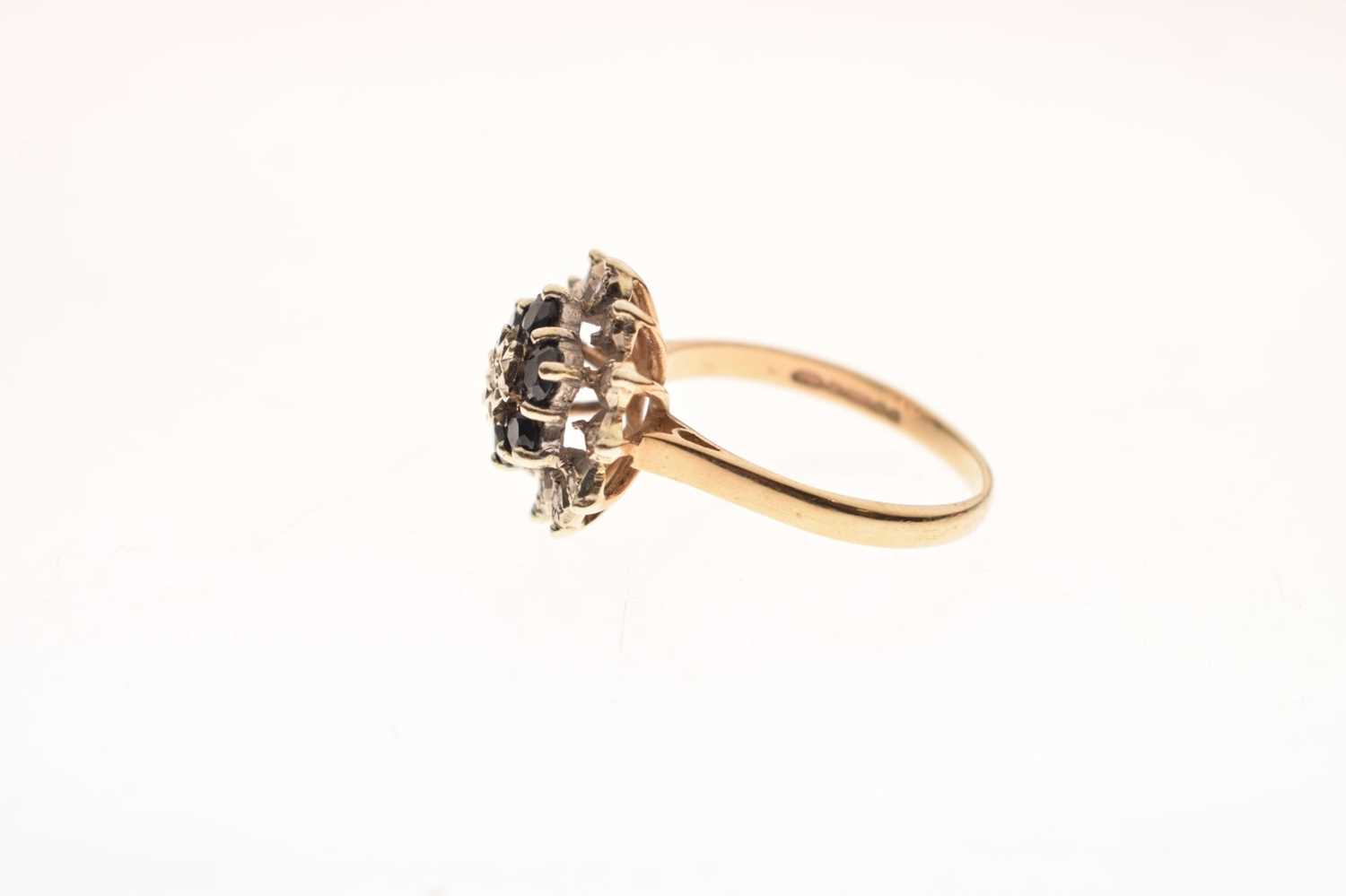 9ct gold sapphire and diamond cluster ring - Image 3 of 6