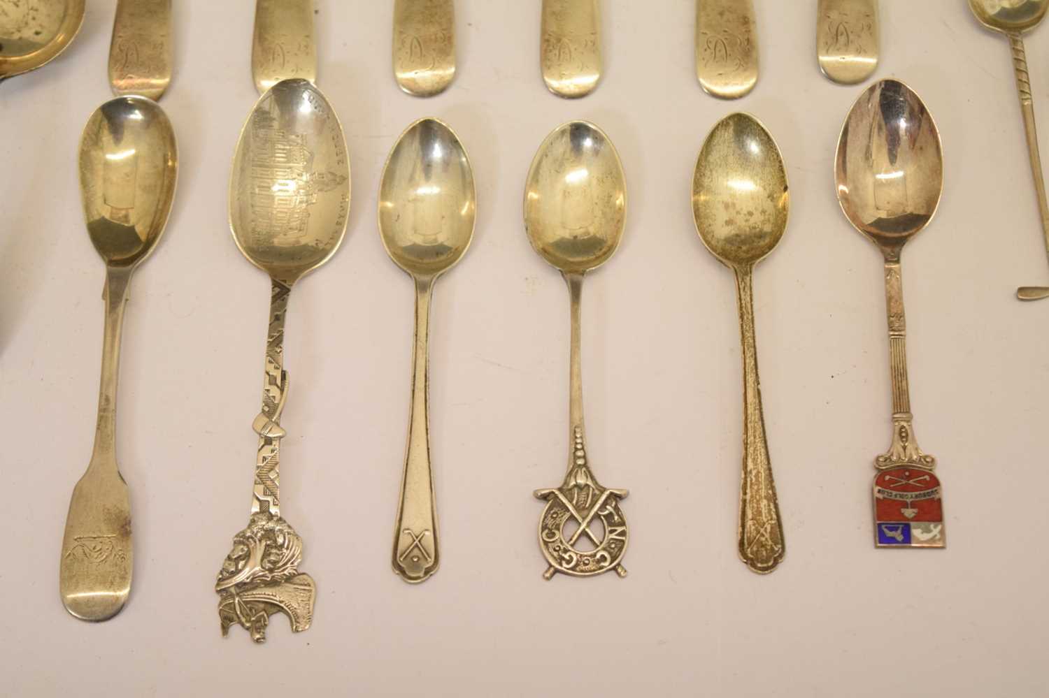 Set of six George III silver Fiddle pattern teaspoons, etc - Image 4 of 7