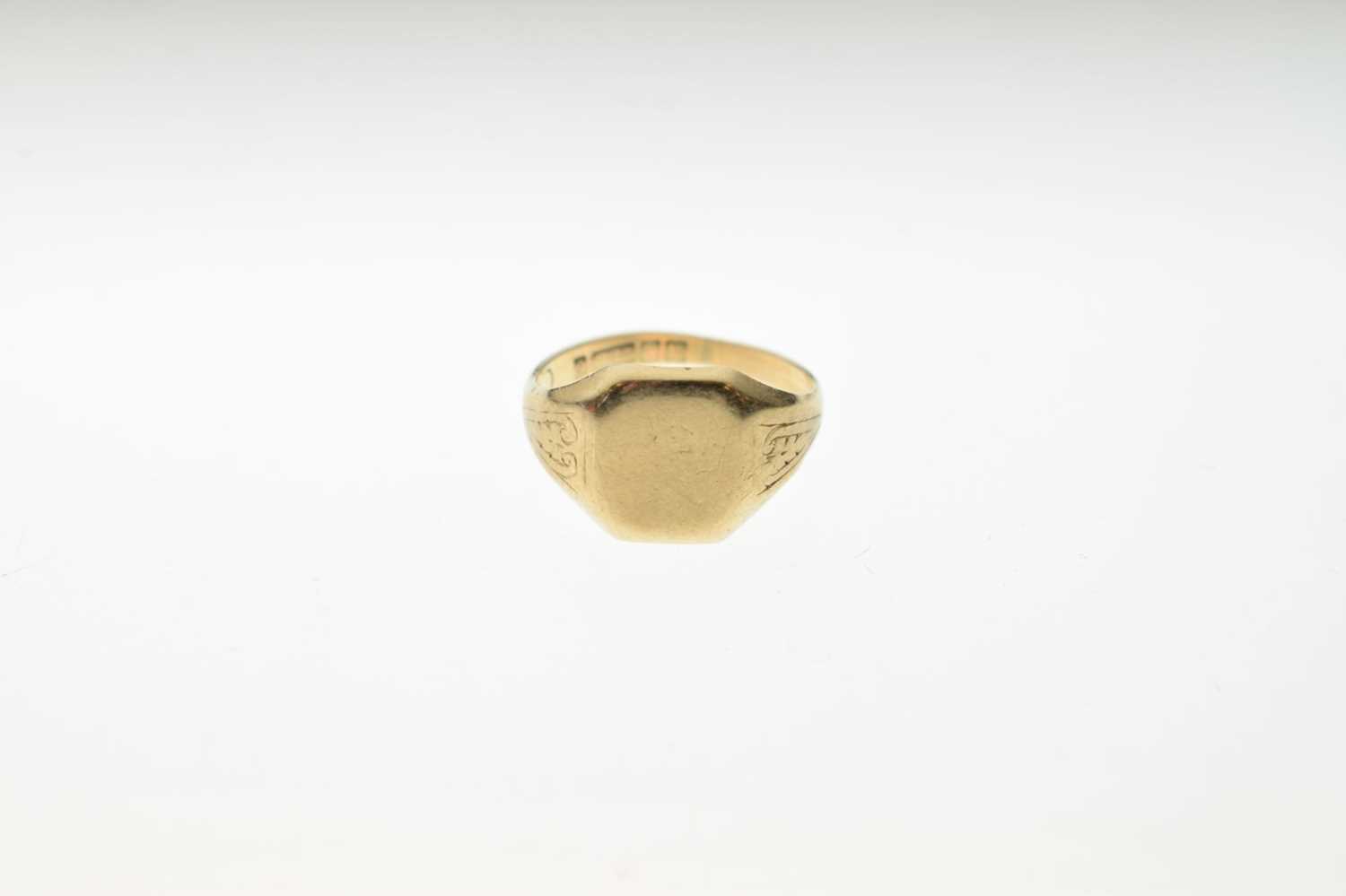 9ct gold signet ring - Image 6 of 6