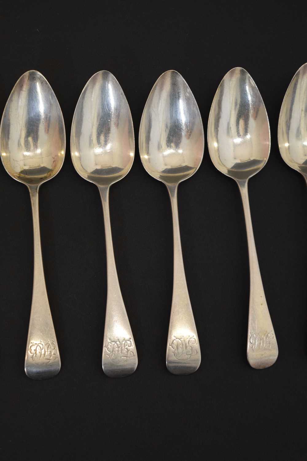 Ten Georgian silver Old English pattern dessert spoons - Image 5 of 11