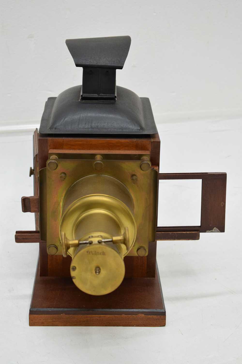 Late 19th/early 20th century brass and mahogany magic lantern - Image 8 of 12