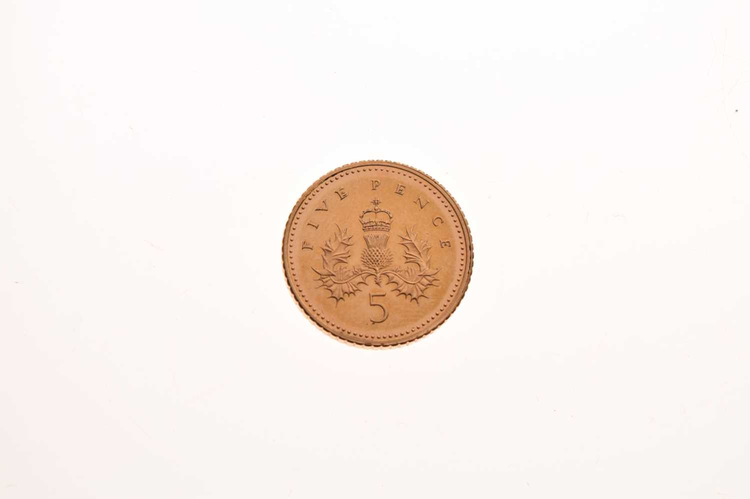 Queen Elizabeth II gold 5p coin, 2002 - Image 3 of 4