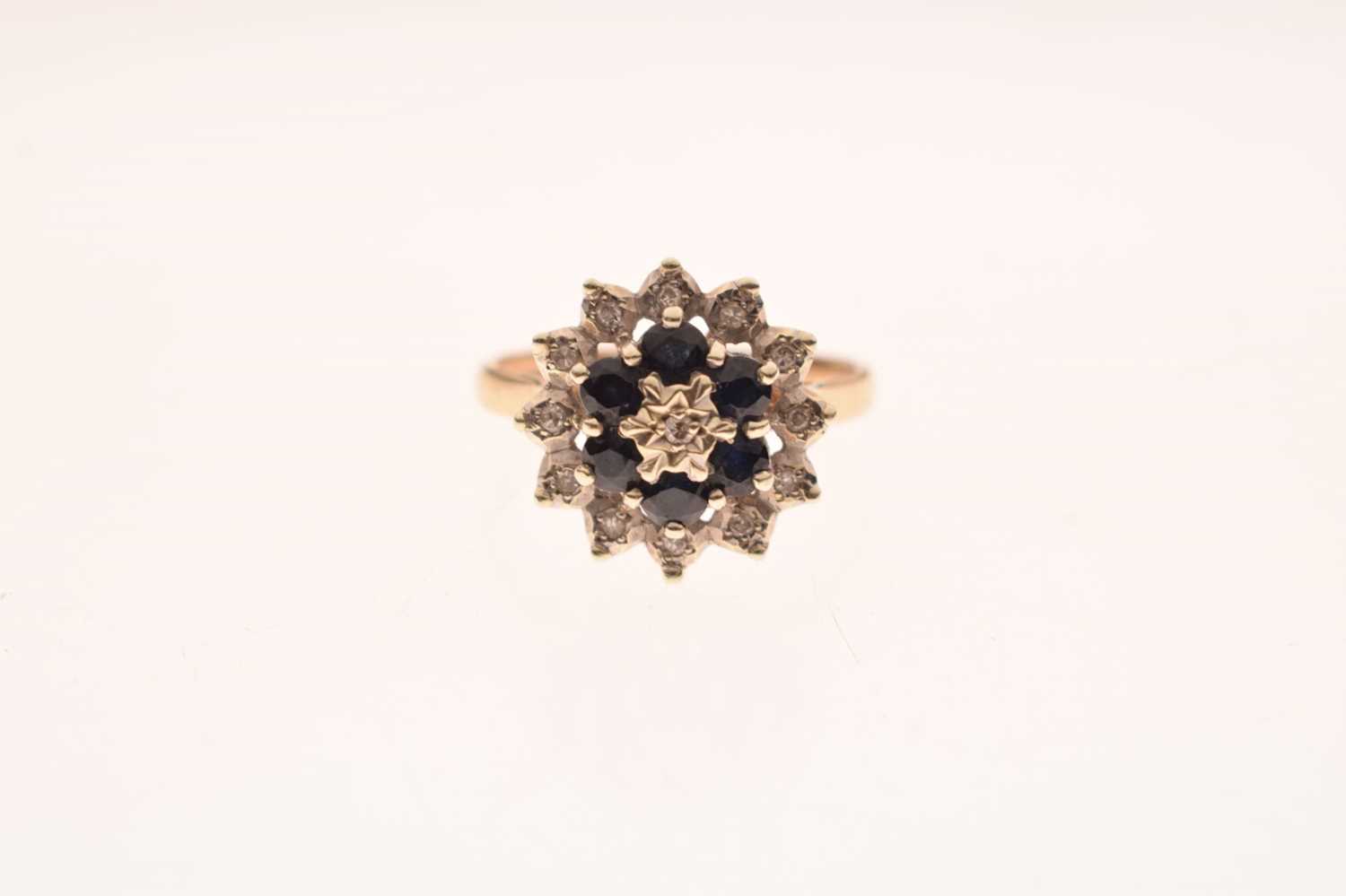 9ct gold sapphire and diamond cluster ring - Image 2 of 6