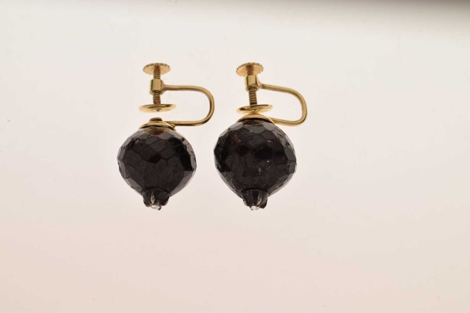 Faceted garnet and rose cut diamond earrings - Image 6 of 6