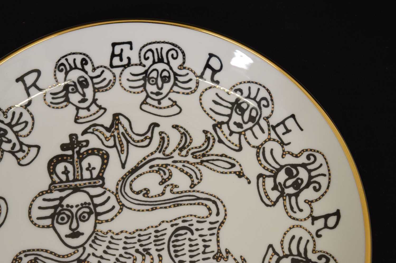 Sir Grayson Perry (b.1960) - 'Grayson Art Club' Mac 60 Lion Queen Plate - Image 3 of 6