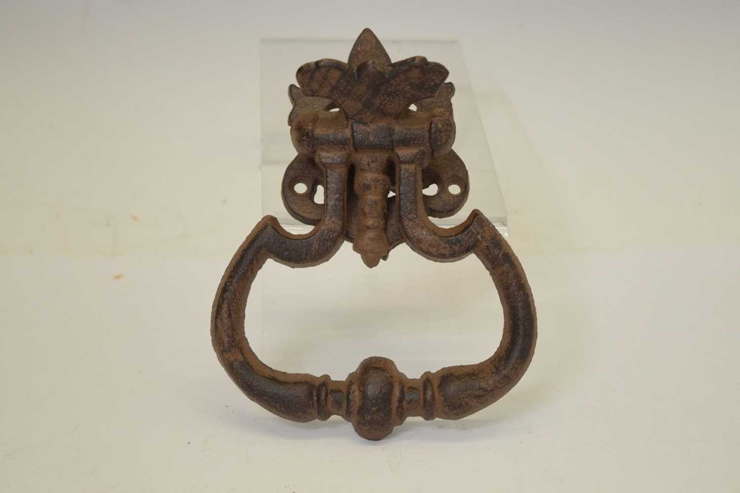 Large cast iron door knocker - Image 3 of 6