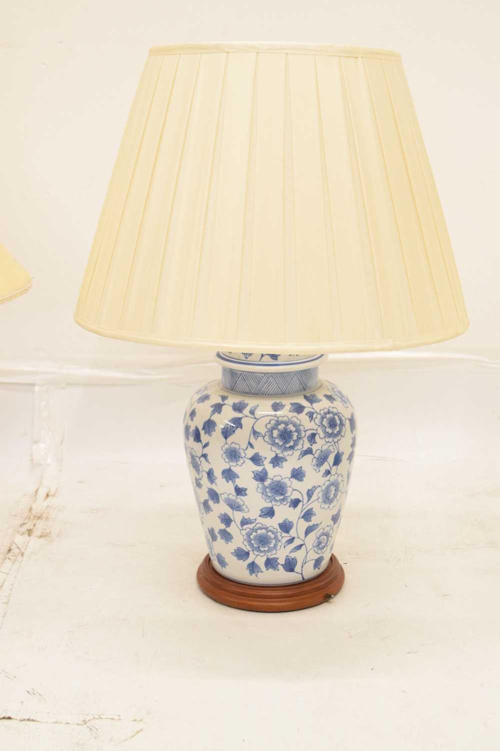 Three modern Chinese blue and white table lamps - Image 11 of 11