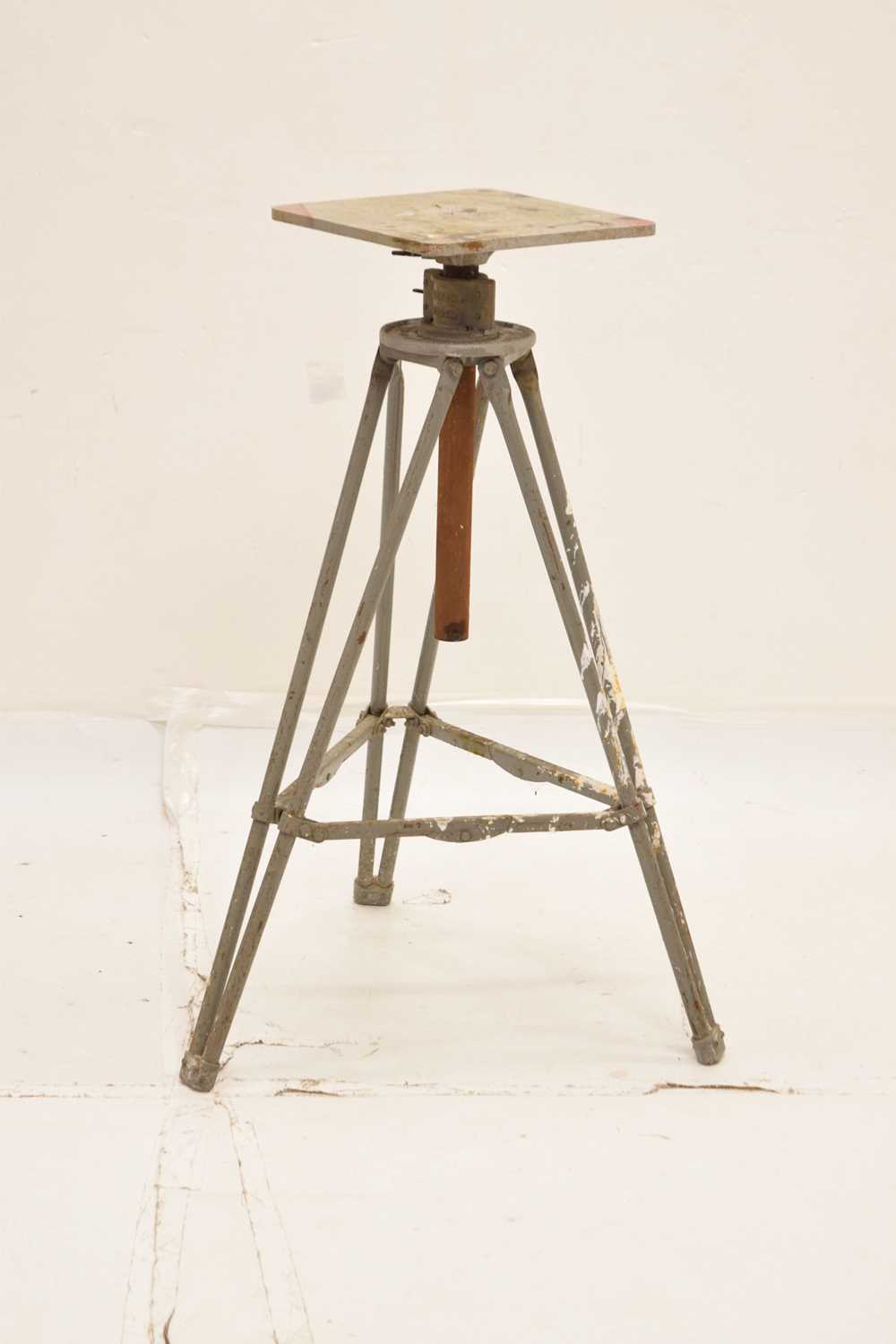 Alec Tiranti Ltd. metal 'Scopus' adjustable modelling stand - Image 2 of 8