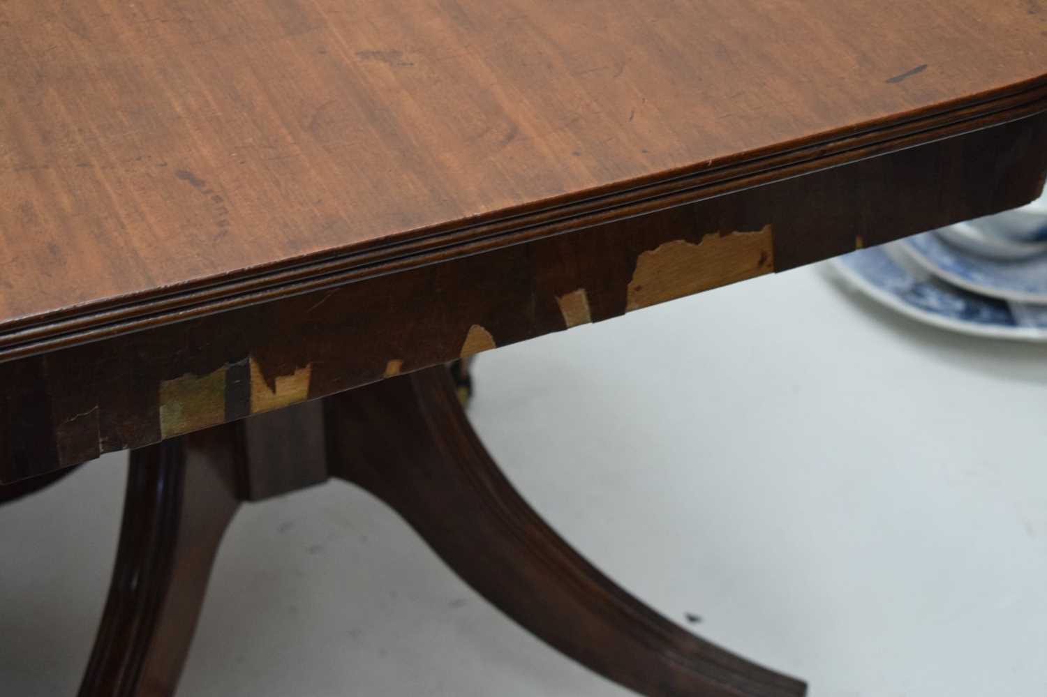 Late Georgian mahogany twin pillar extending dining table - Image 3 of 10