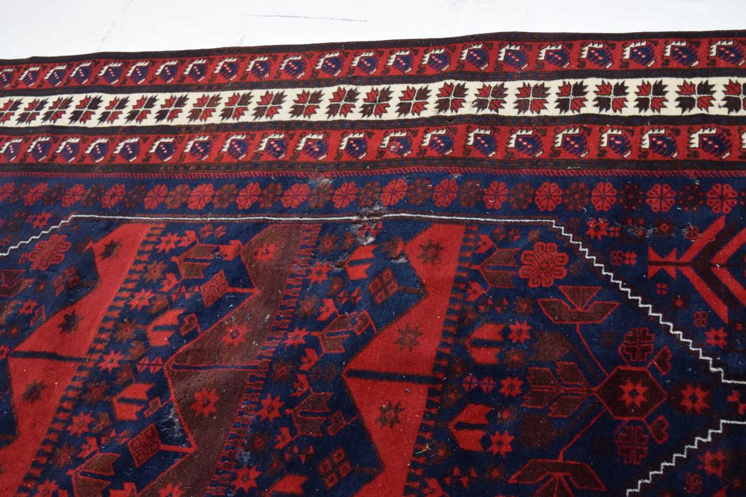 Middle Eastern wool rug, 290cm x 190cm - Image 6 of 12