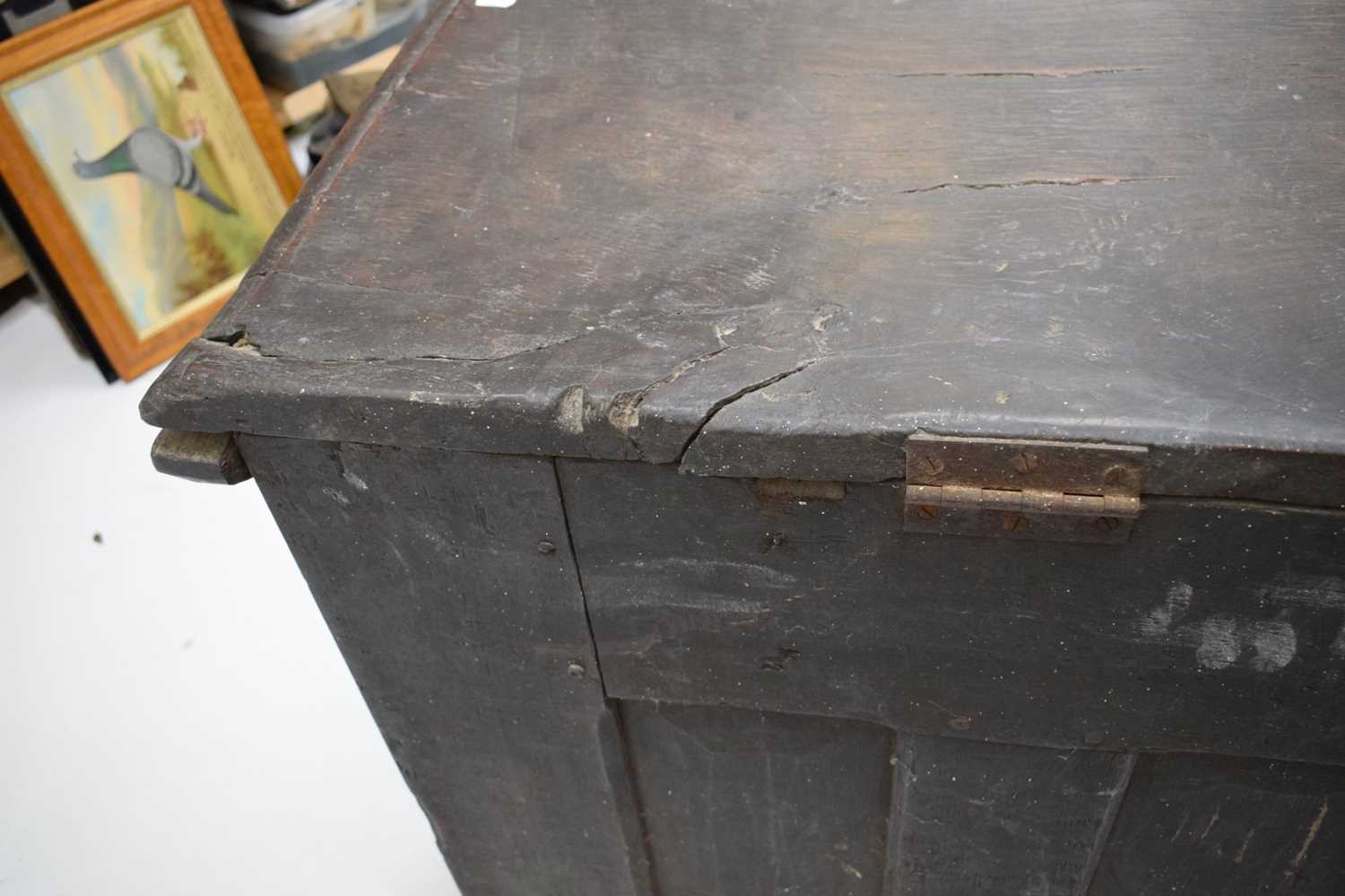 17th century oak chip-carved coffer or bedding chest - Image 12 of 21