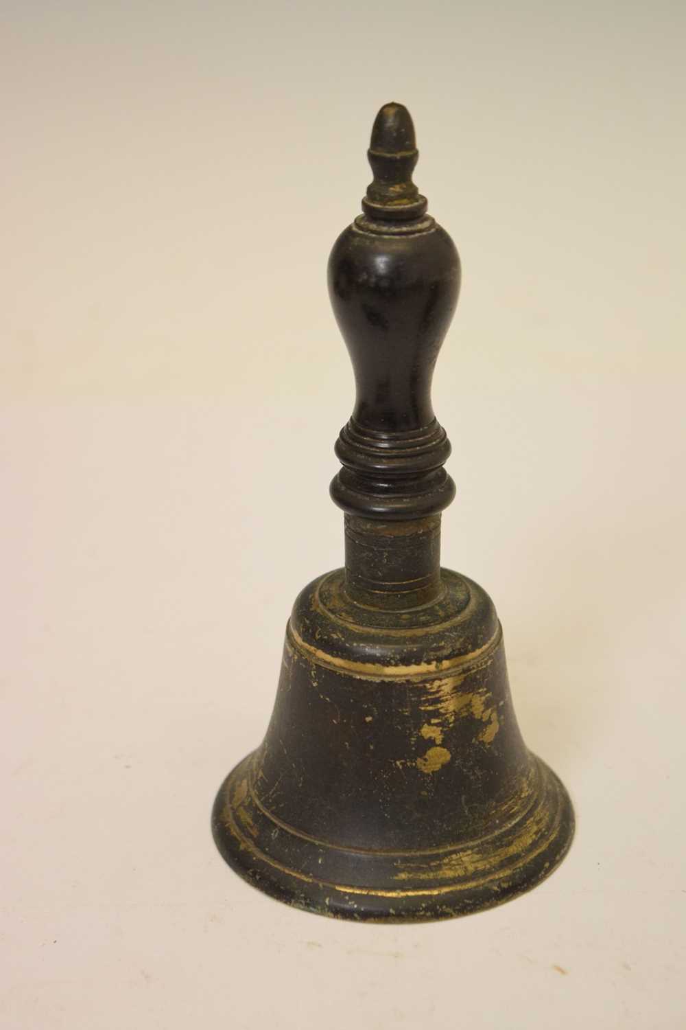 Small brass bell with ebonised turned wooden handle - Image 7 of 8