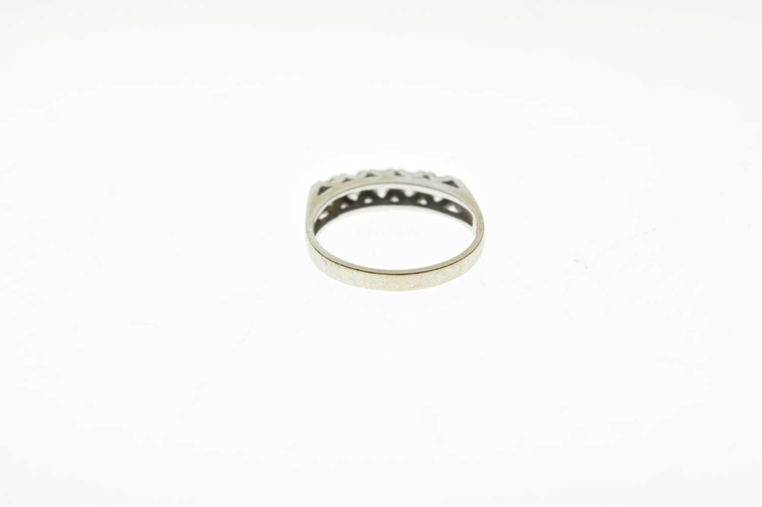 18ct white gold five-stone diamond ring - Image 4 of 7