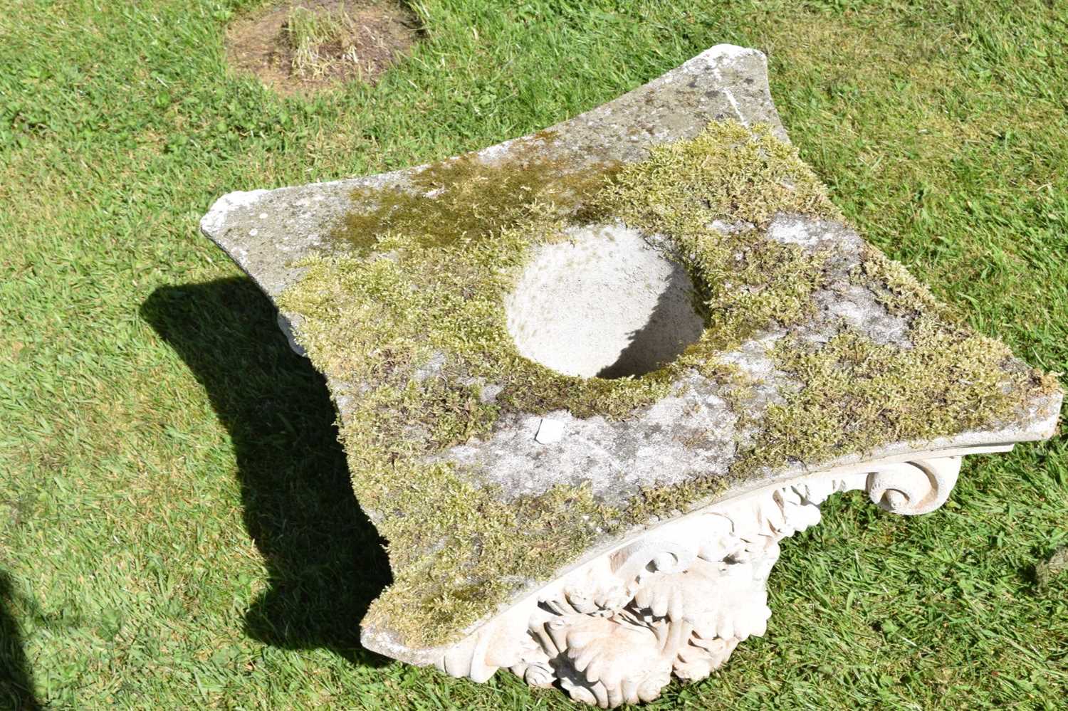 Garden reconstituted stone capital - Image 3 of 5
