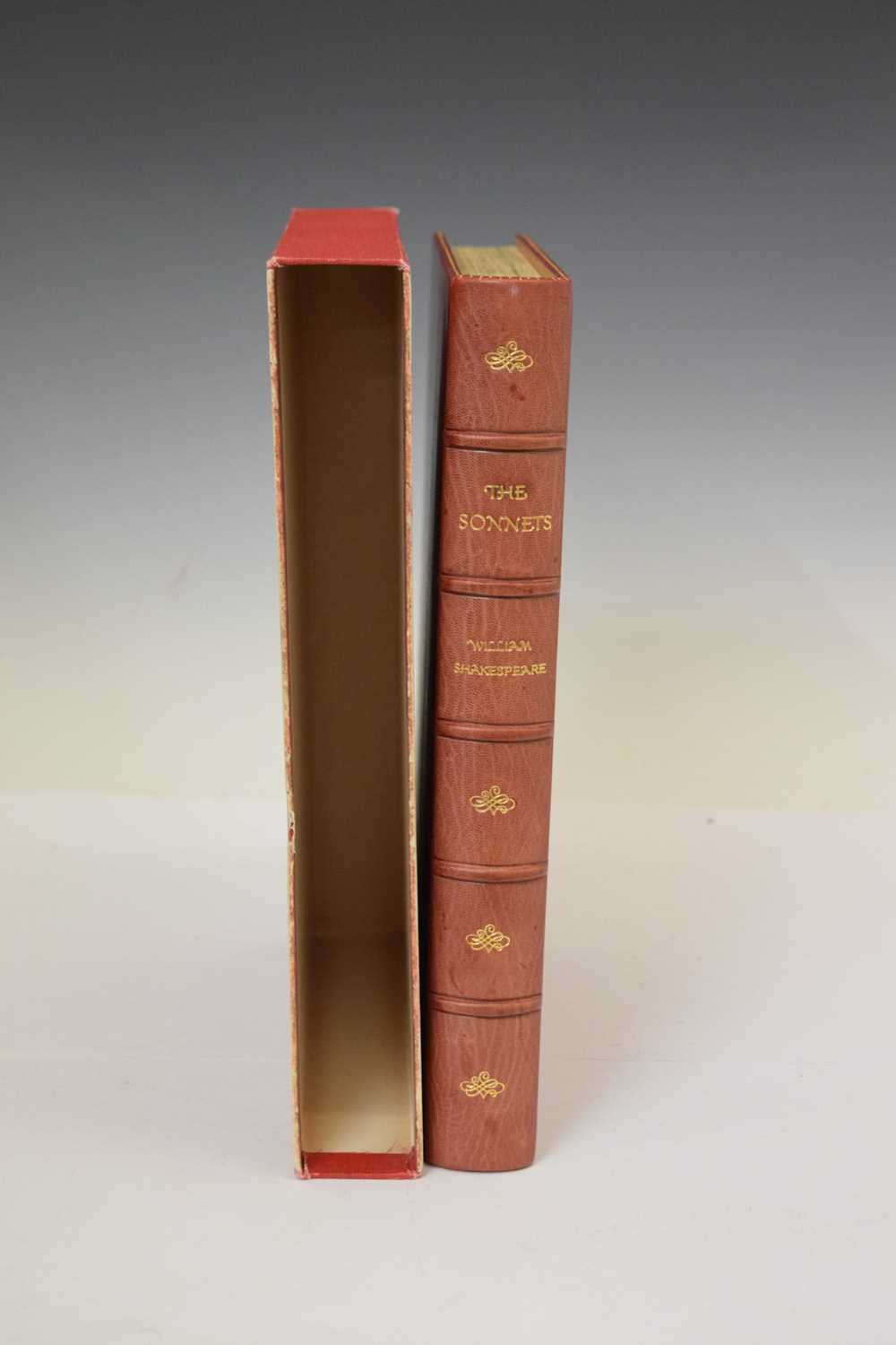 'The Sonnets of William Shakespeare' 1974 - Limited edition signed by Dame Peggy Ashcroft - Image 3 of 9