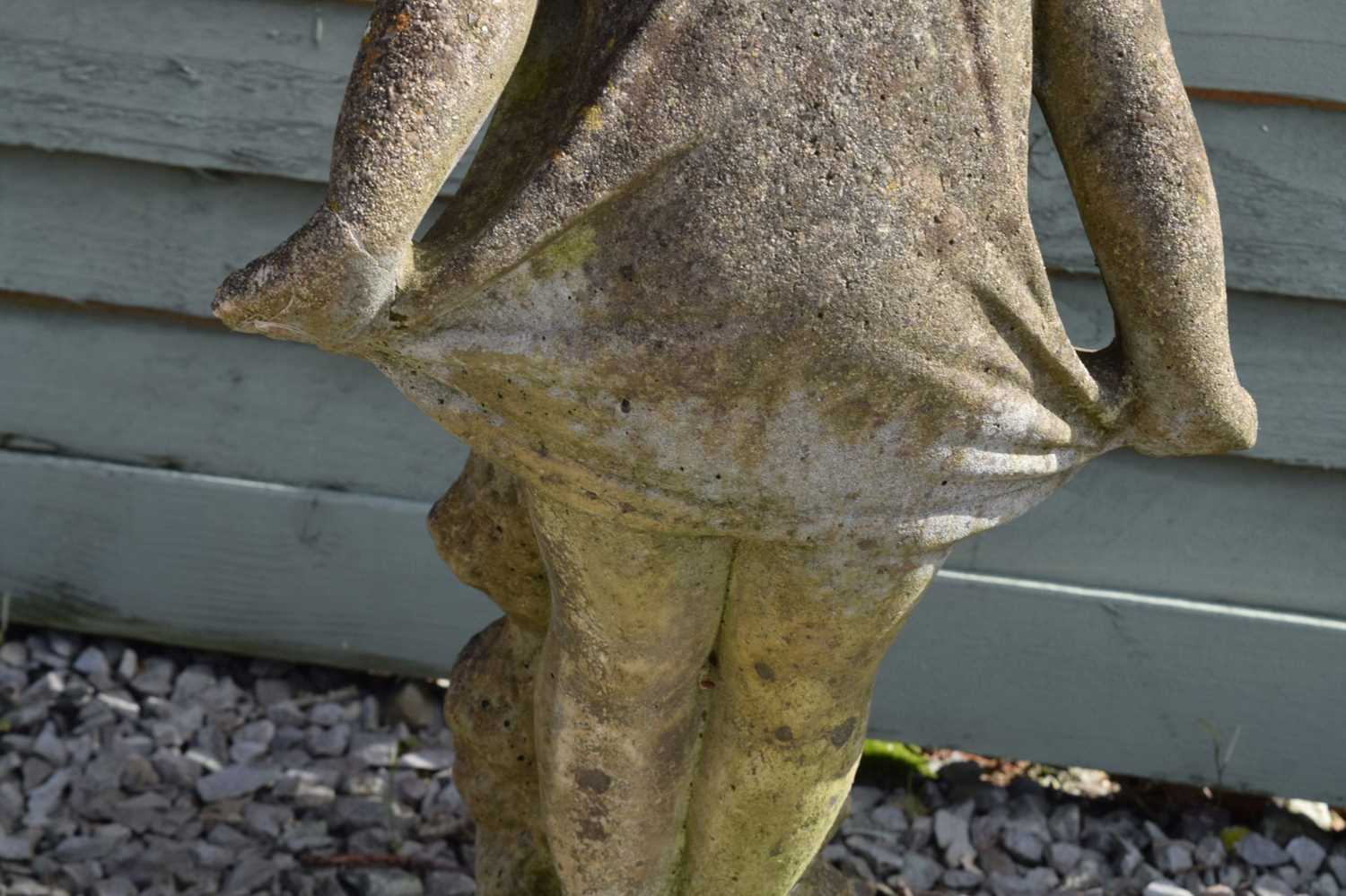 Composition stone garden statue of a girl holding her skirt - Image 4 of 5