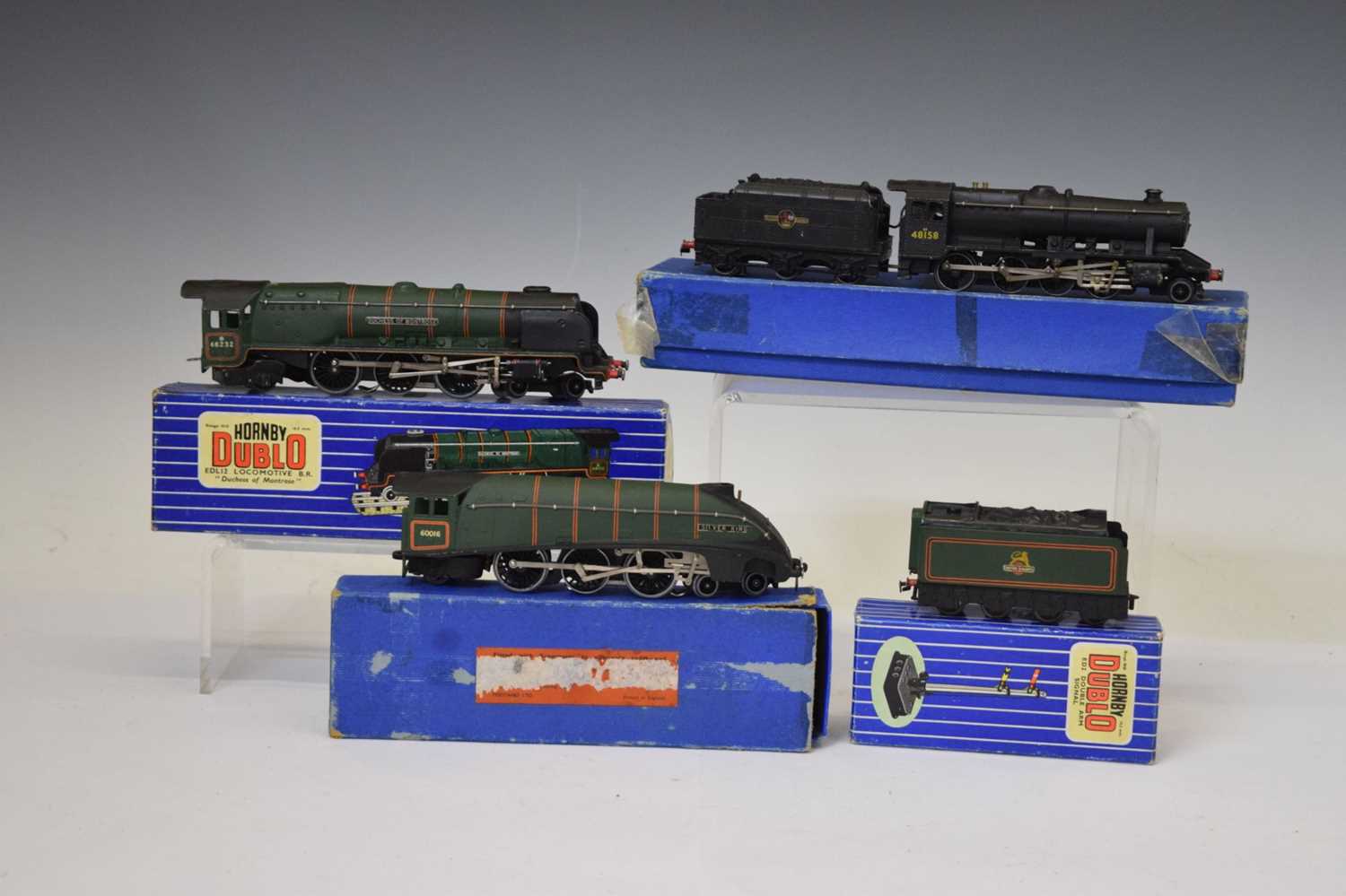 Hornby Dublo - Three boxed 00 gauge railway trainset locomotives and signal - Image 2 of 10