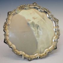George V silver salver with decorative pie crust edge