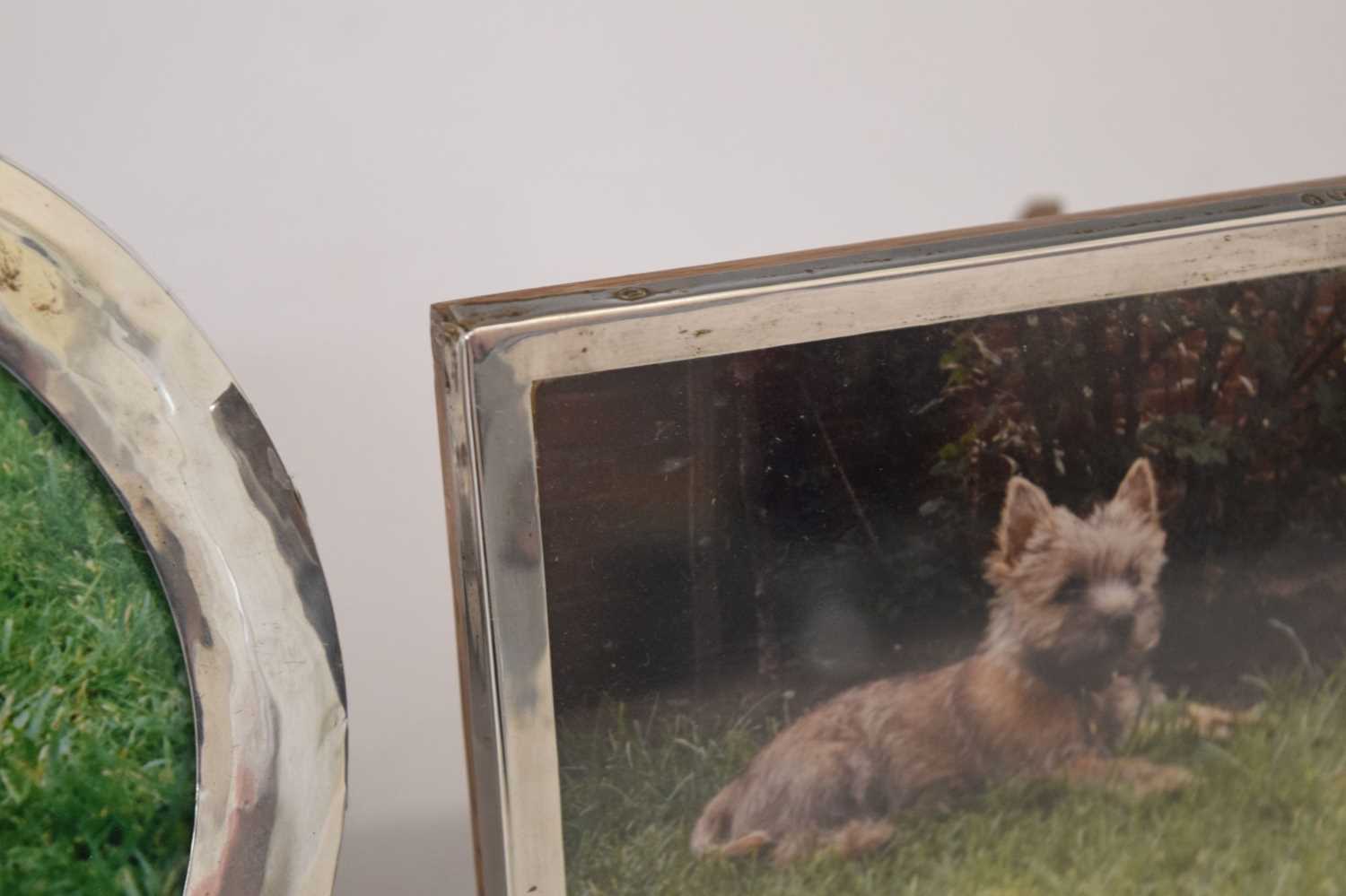 Edward VII silver desk clock, and two photograph frames - Image 2 of 12