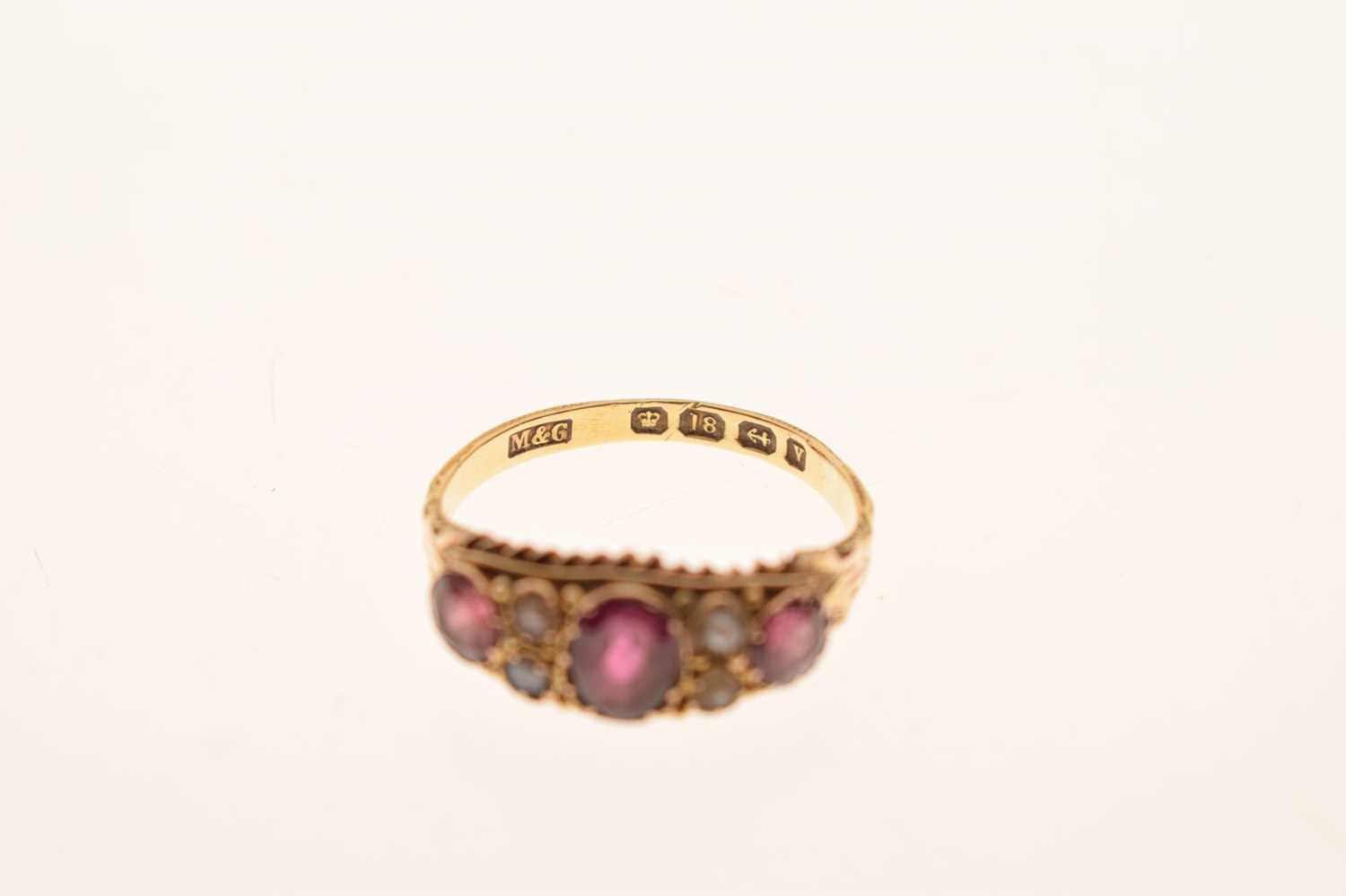 Victorian garnet and pearl boat head 18ct gold ring - Image 5 of 6