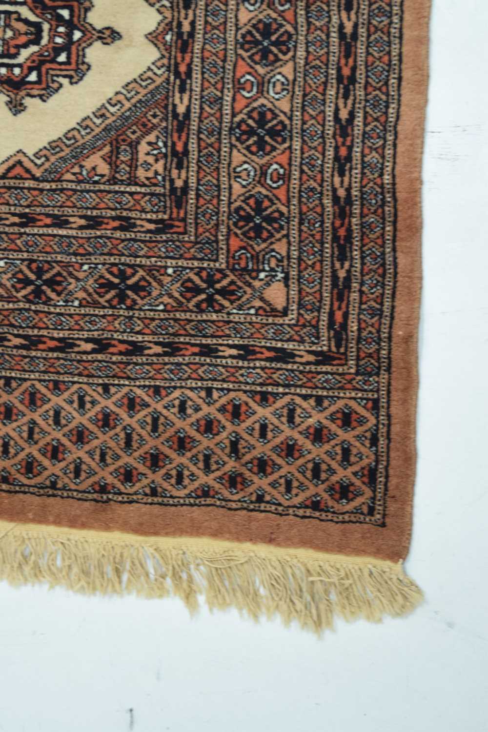 Middle Eastern wool rug - Image 3 of 9