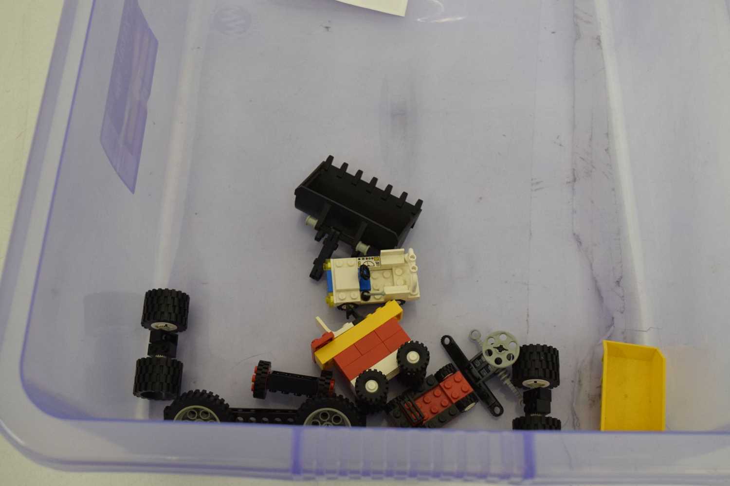 Lego - Group of built sets, instructions, mini figures, etc - Image 9 of 9