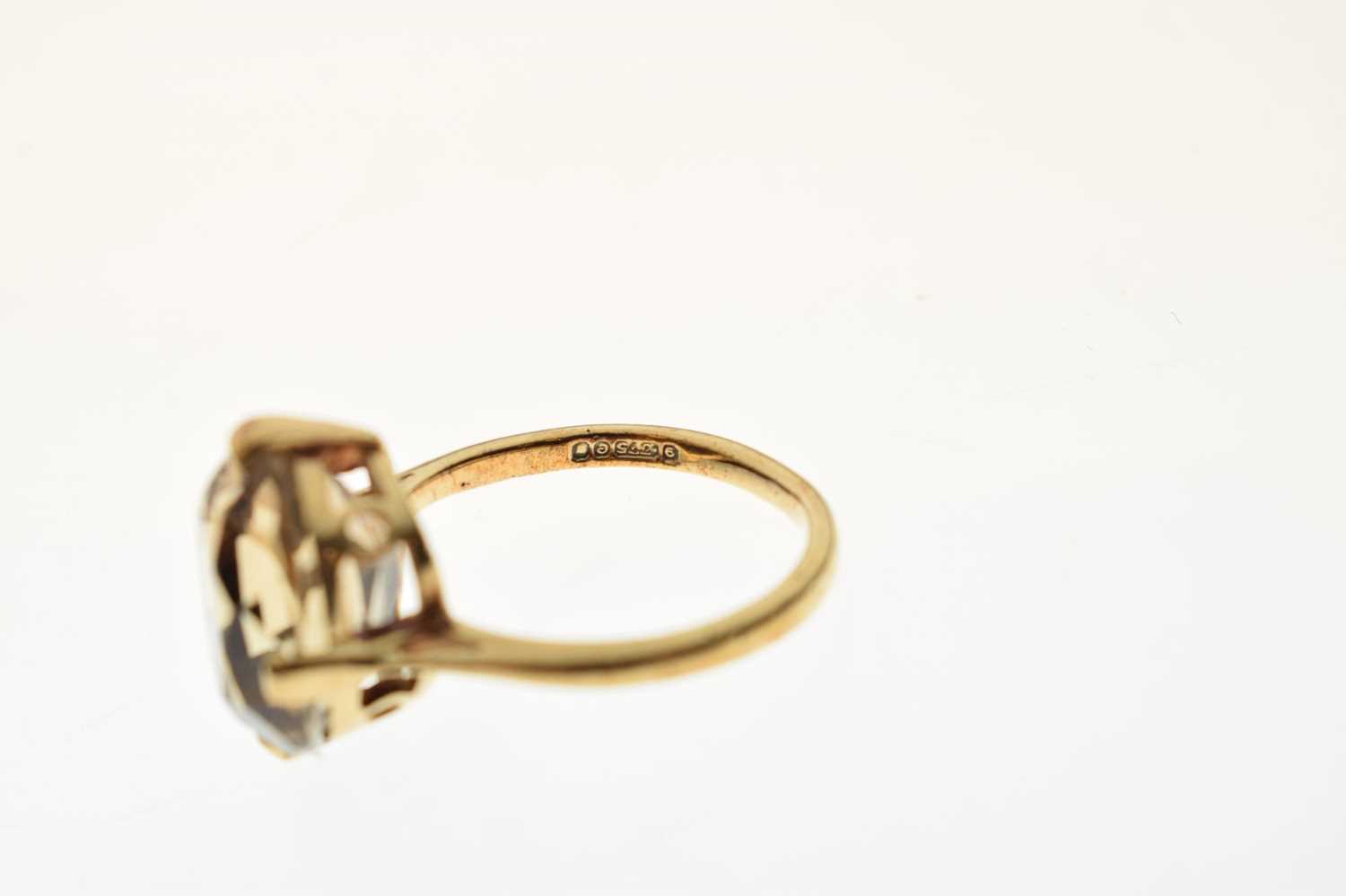 9ct gold smoky quartz dress ring - Image 5 of 6