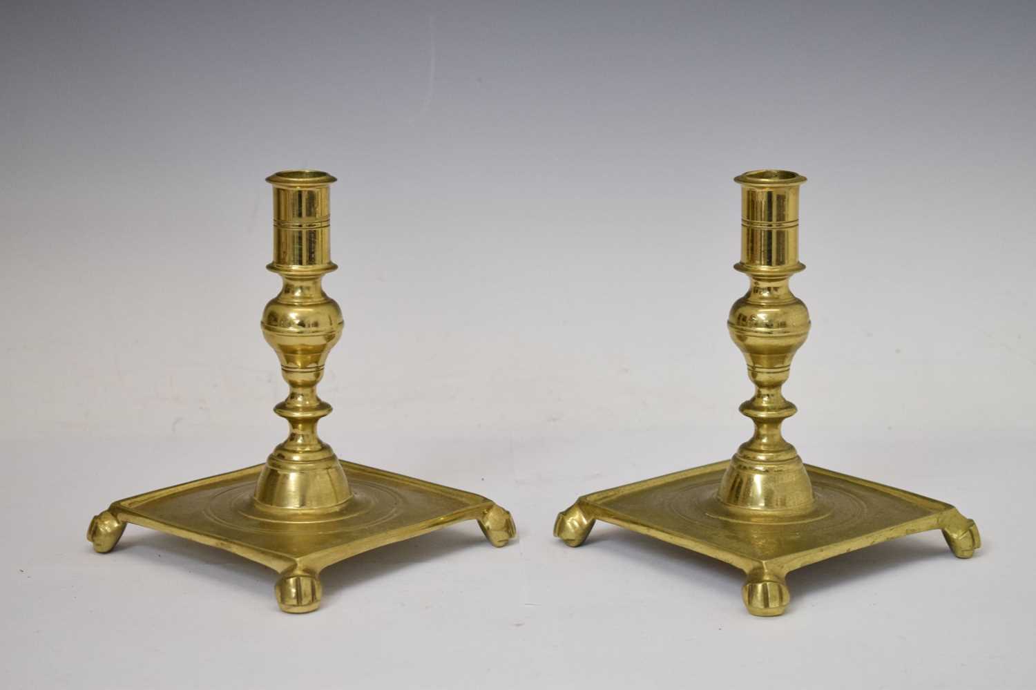 Four turned brass candlesticks - Image 3 of 5