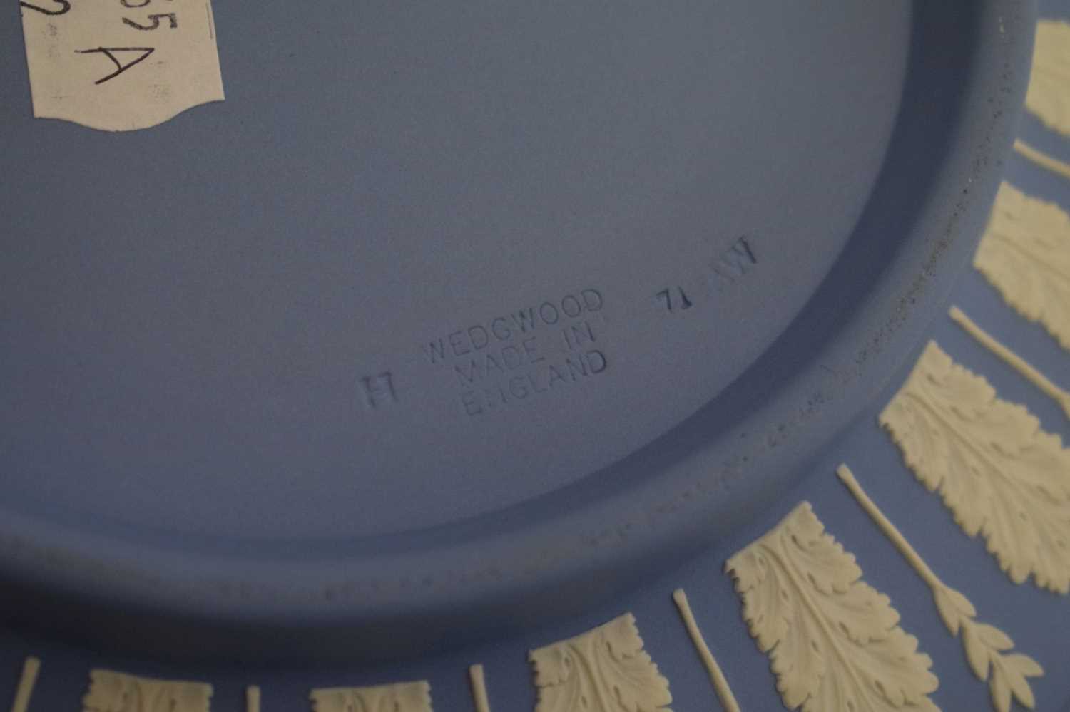 Late 20th century Wedgwood blue jasperware ‘Dancing Hours’ bowl - Image 9 of 11