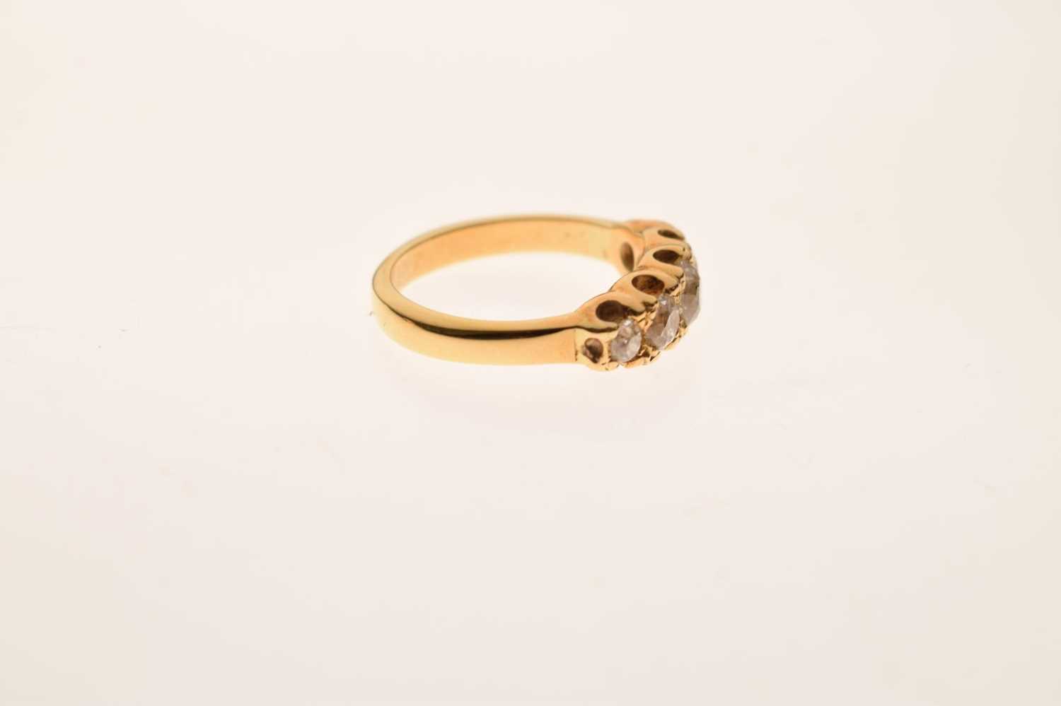 Diamond 18ct yellow gold ring - Image 4 of 6
