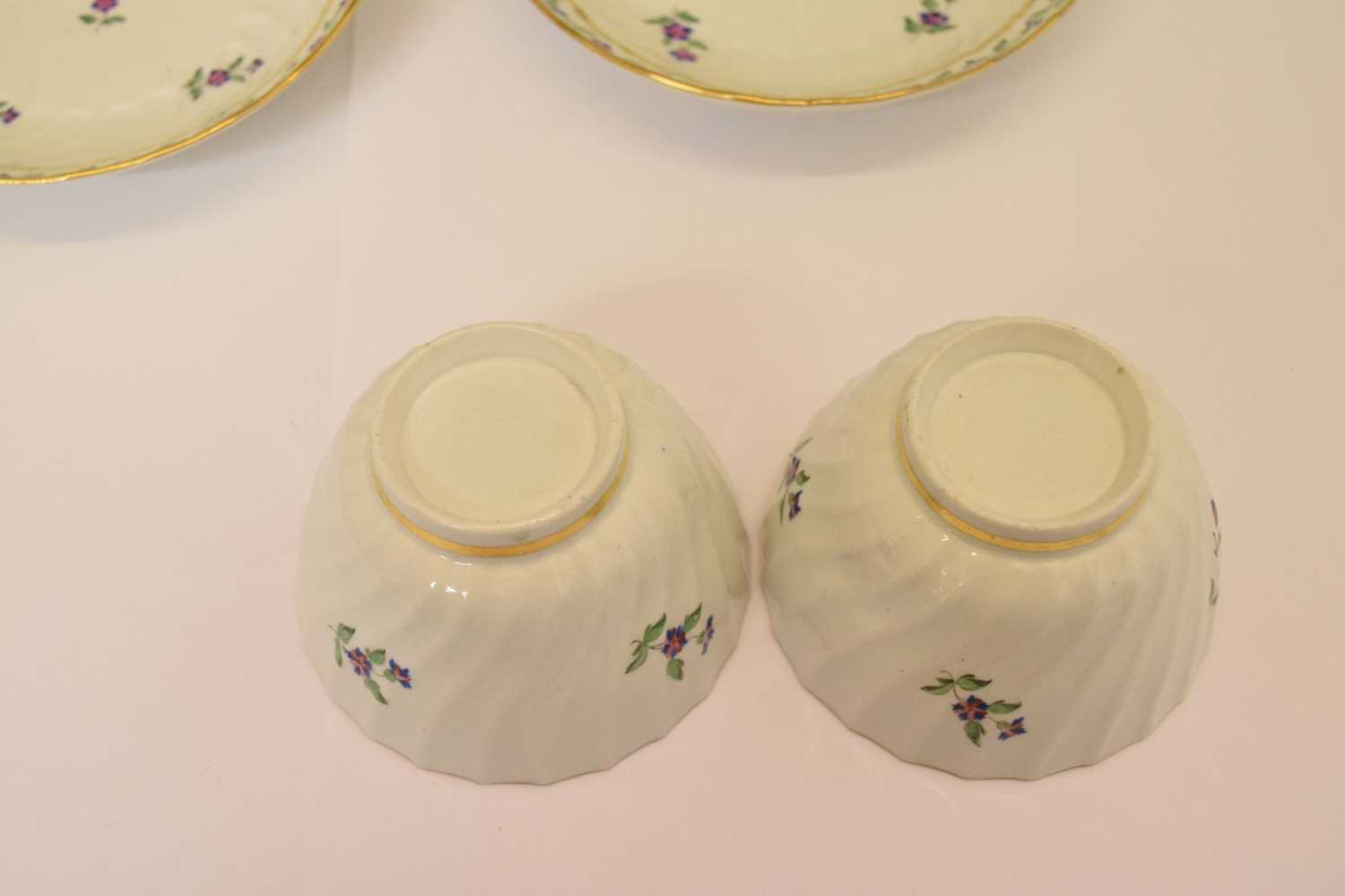 Pair of late 18th century New Hall-style spirally-fluted tea bowls and saucers - Image 9 of 10