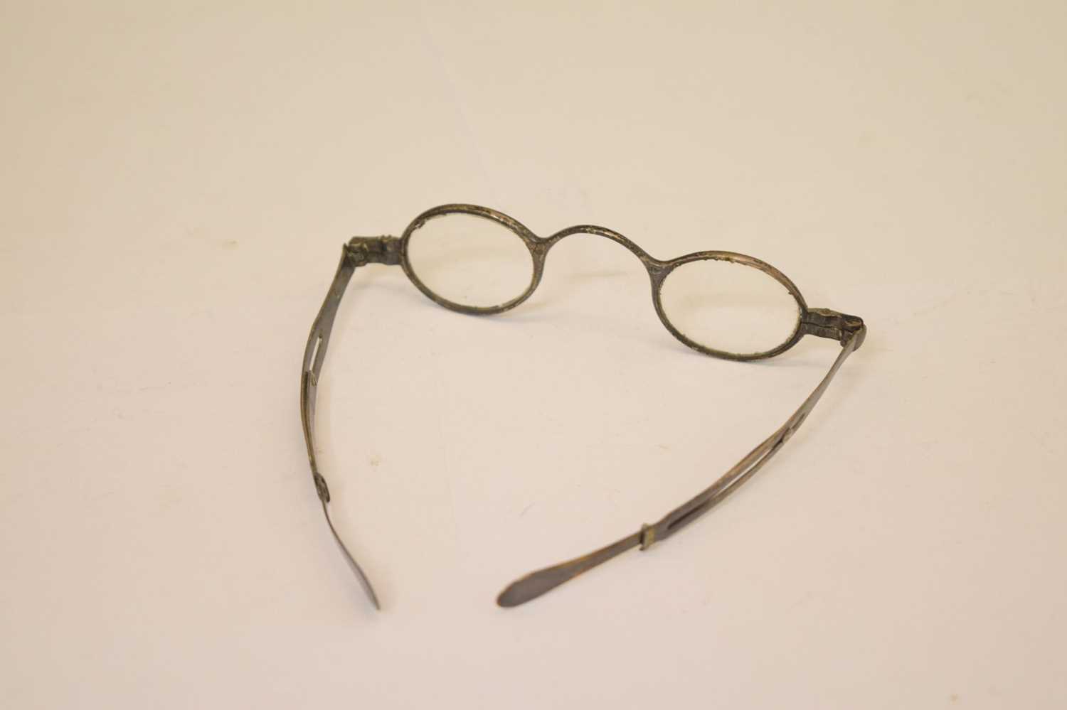 Pair of George III silver-mounted spectacles - Image 3 of 8