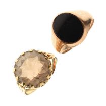 Smokey quartz ring, and a 9ct gold onyx signet ring (2)