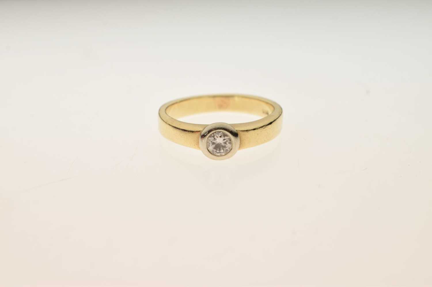 Solitaire diamond ring - Image 6 of 6