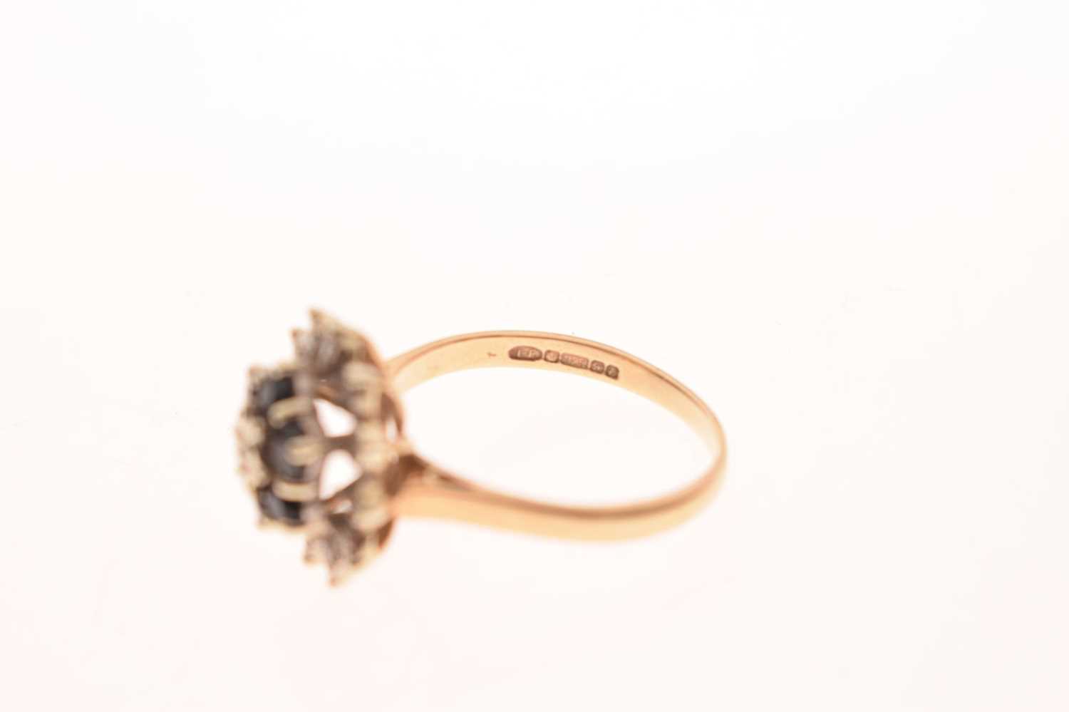 9ct gold sapphire and diamond cluster ring - Image 6 of 6