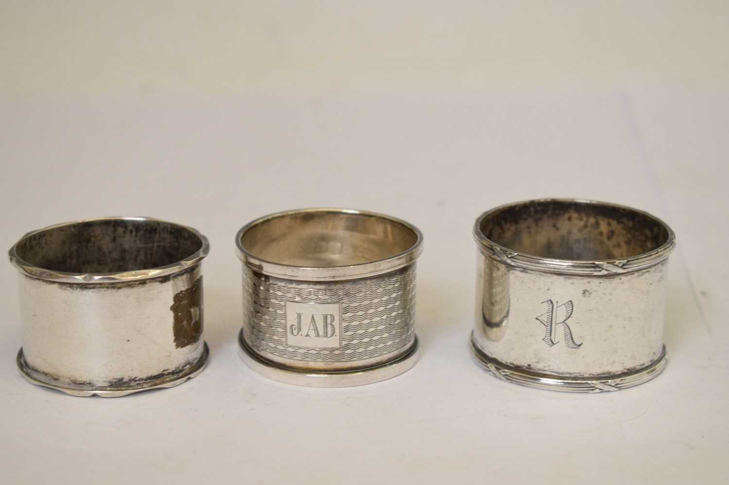 Collection of silver items to include matchbox sleeves, pot lids, dishes, etc - Image 15 of 18