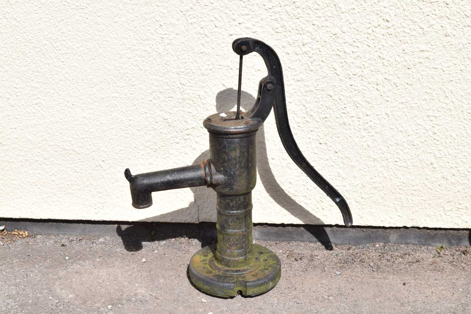 Cast iron garden pond pump - Image 2 of 7