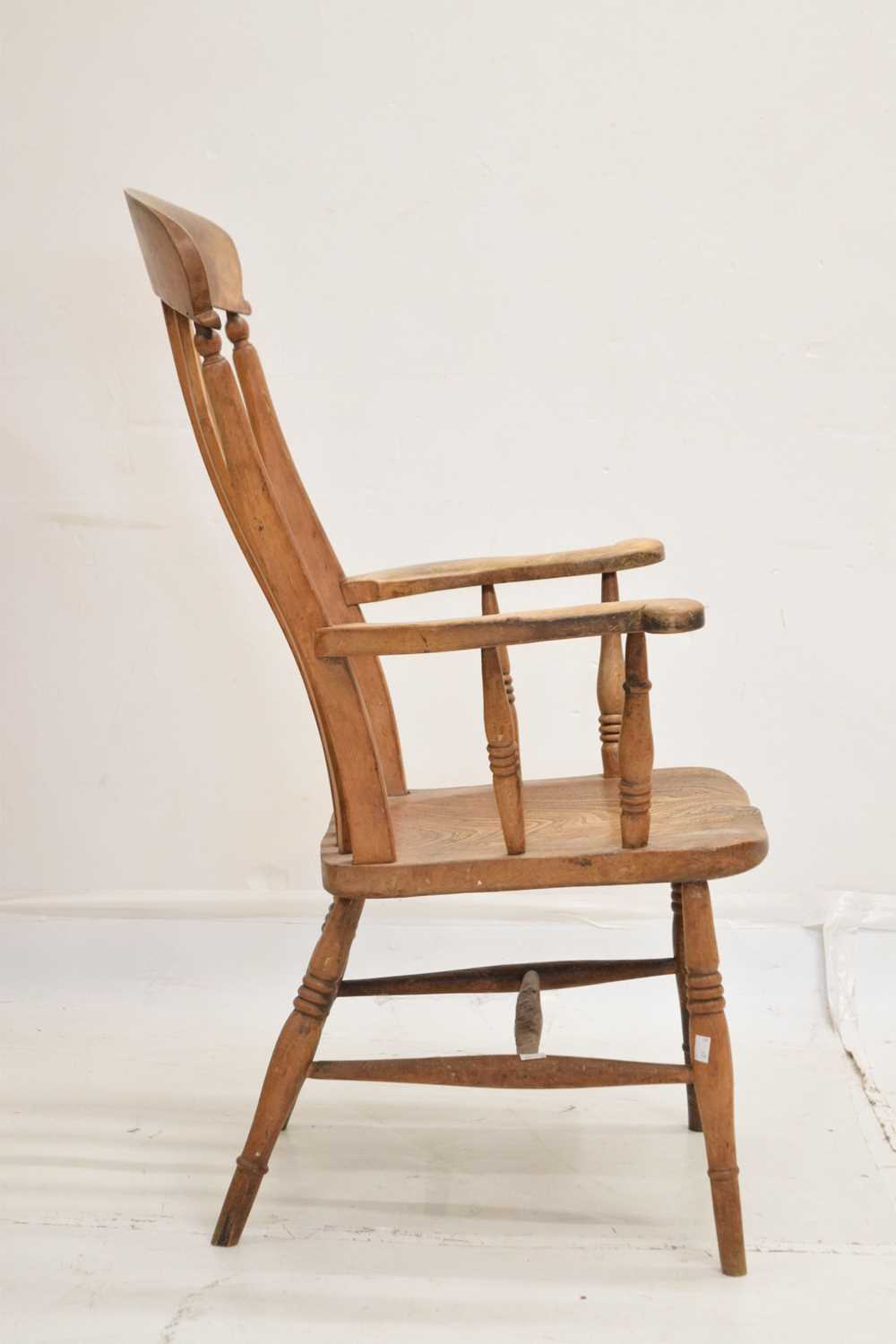 Mid 19th century ash and elm stick-back country chair - Image 4 of 7