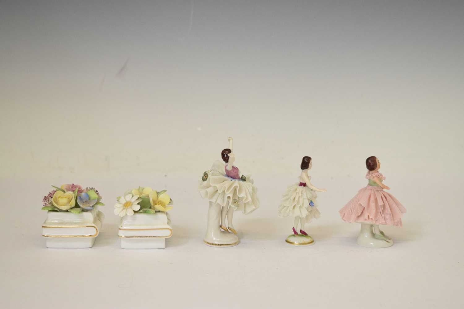 Collection of porcelain figures - Image 15 of 17