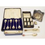 Quantity of silver, to include a set of six Swedish silver Apostle spoons, napkin rings, etc