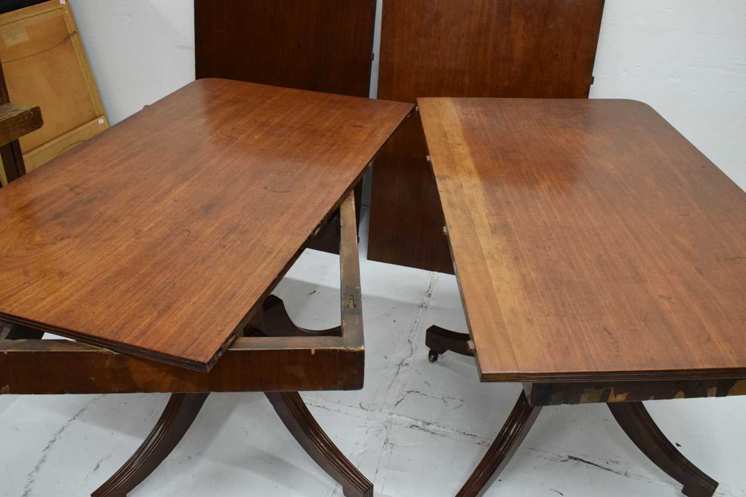 Late Georgian mahogany twin pillar extending dining table - Image 10 of 10