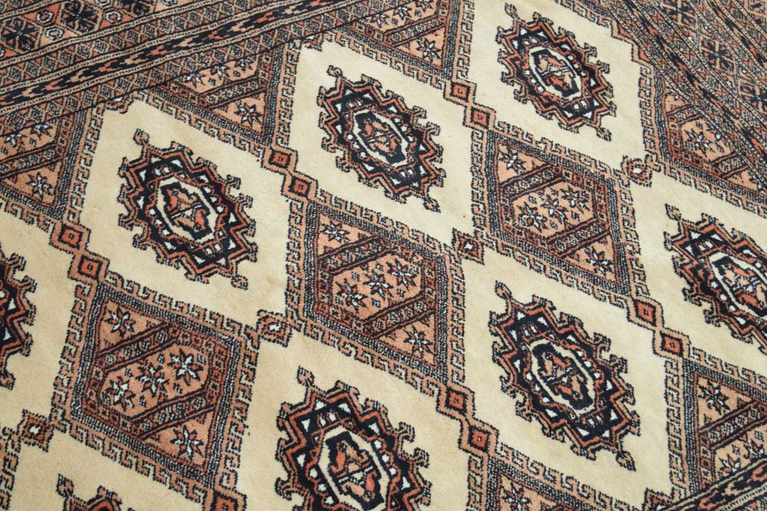 Middle Eastern wool rug - Image 9 of 9